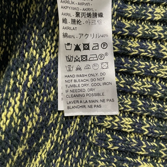 Women’s Levi’s green sweater size XXL - Picture 4 of 4